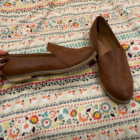 Shoes - Picture 3 of 4